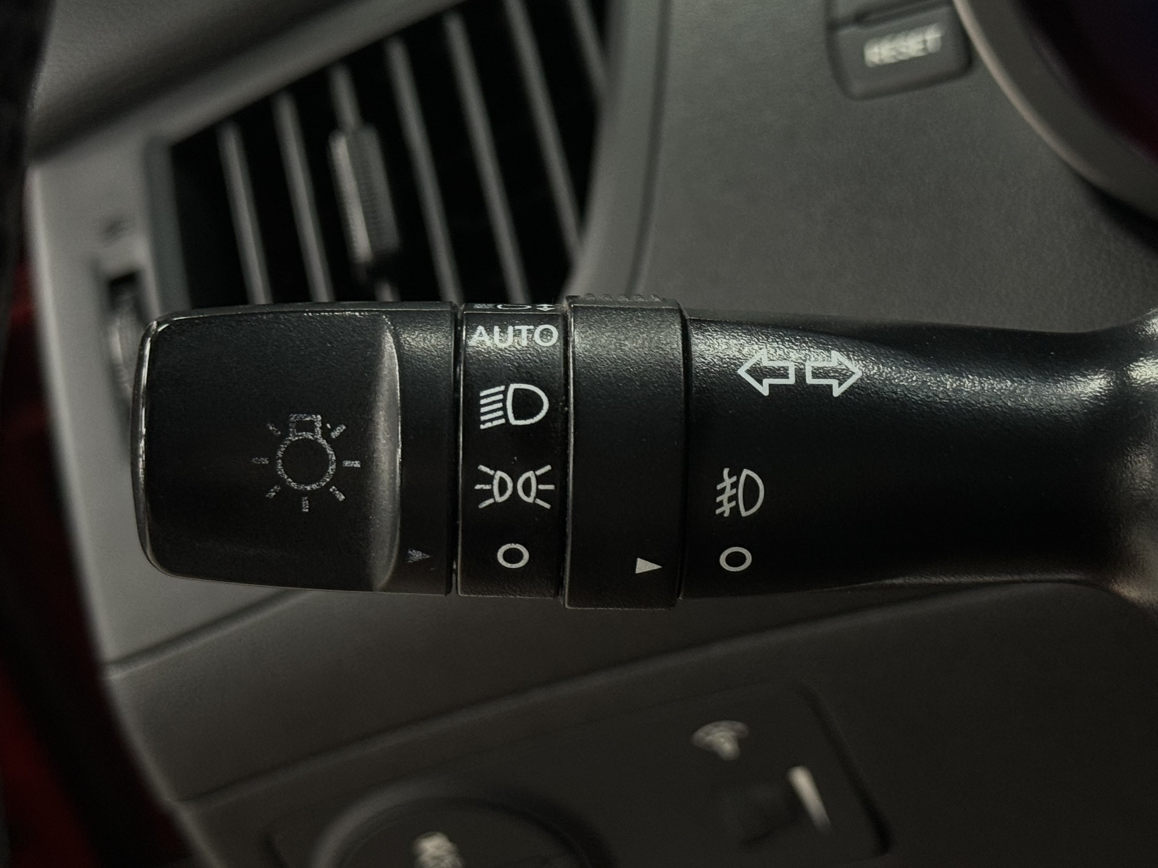 Hyundai Rohens 2009 car image #7