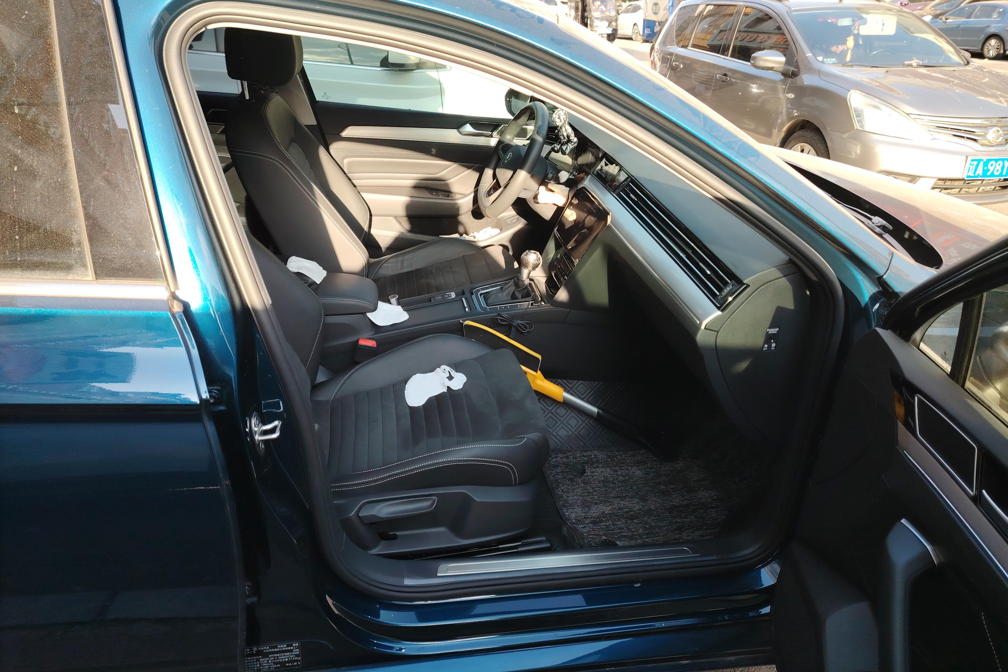 Volkswagen Passat Variant 2022 immagine di auto #7