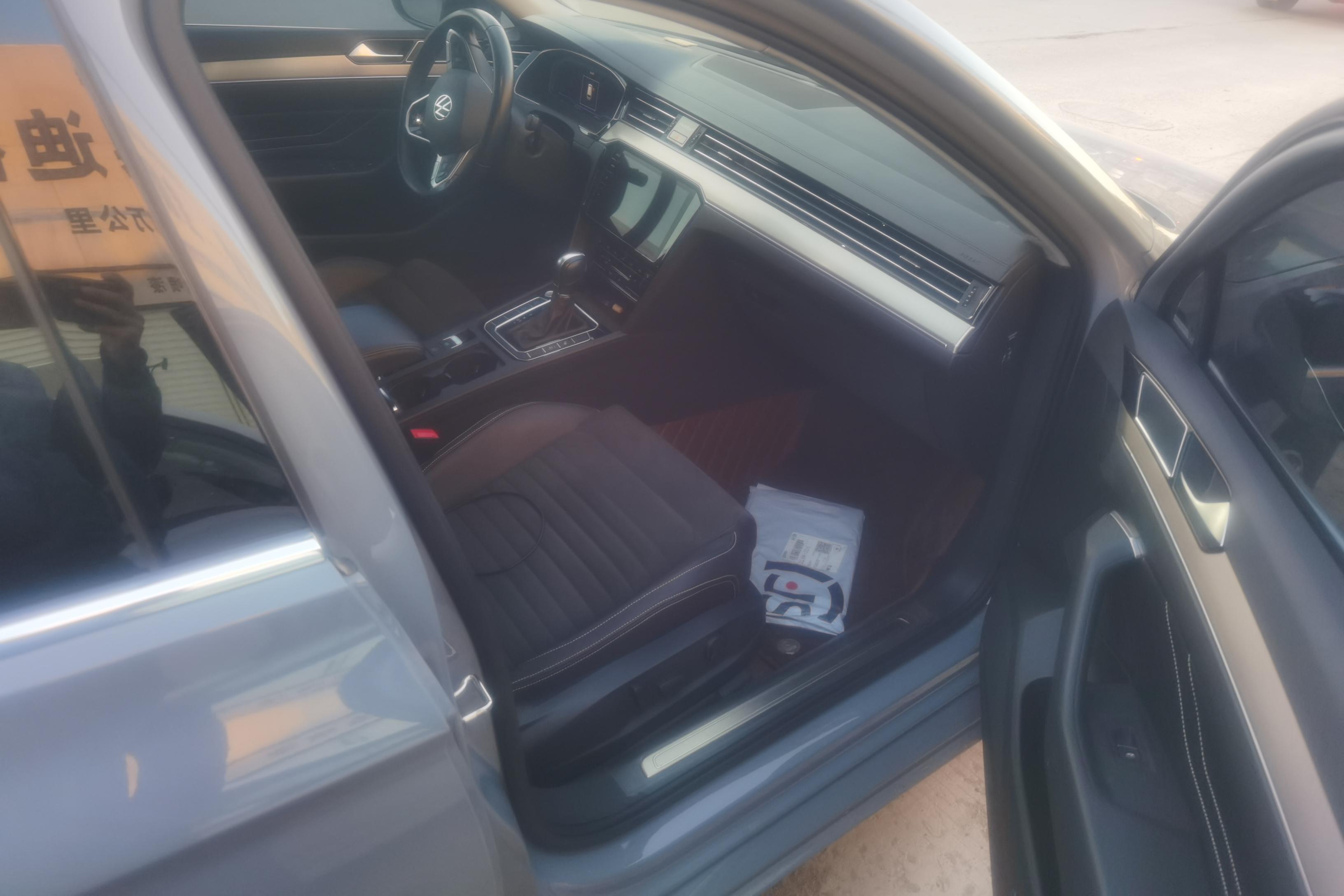 Volkswagen Passat Variant 2023 immagine di auto #7