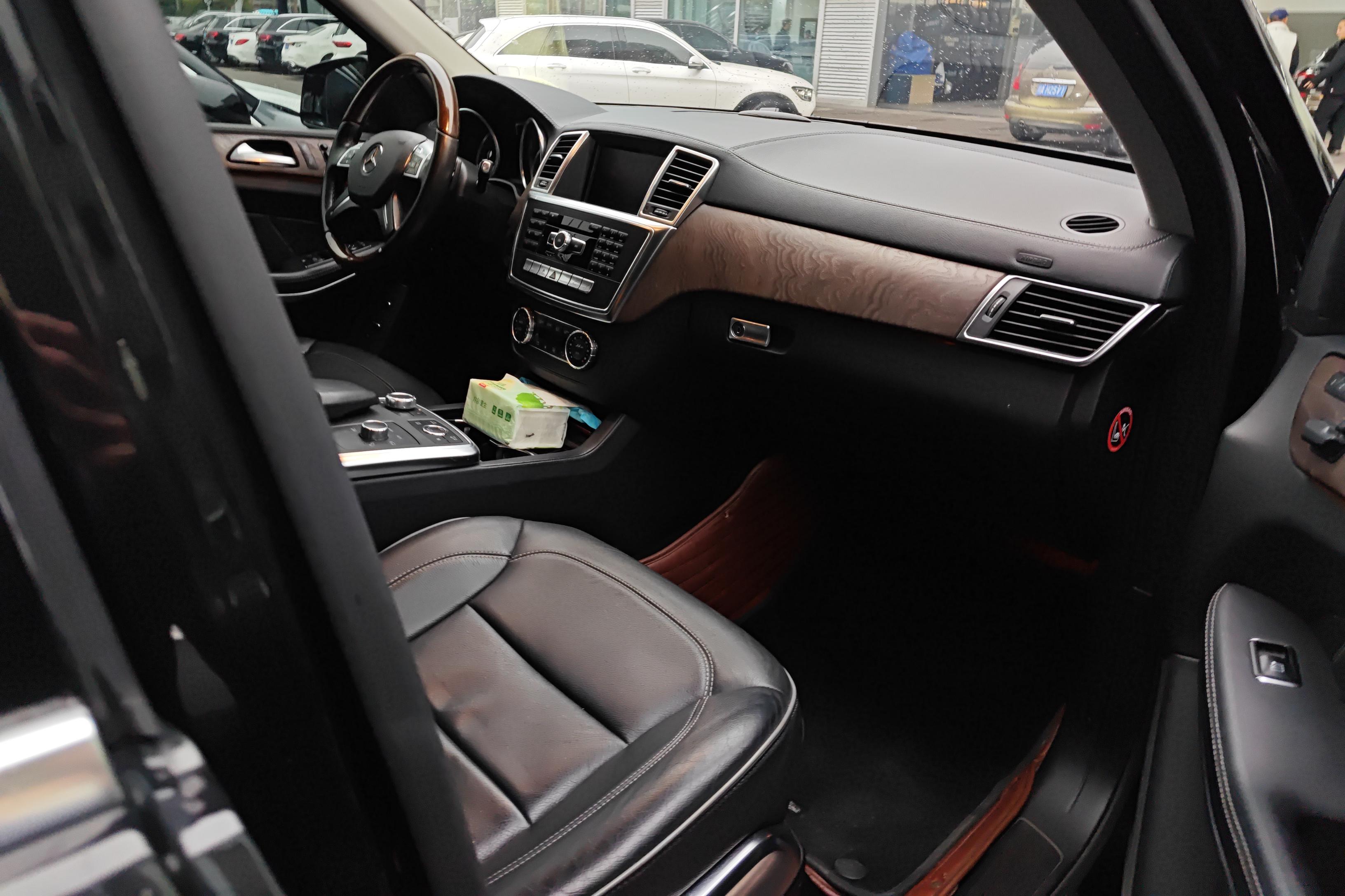 Mercedes-Benz GL Class 2014 car image #7