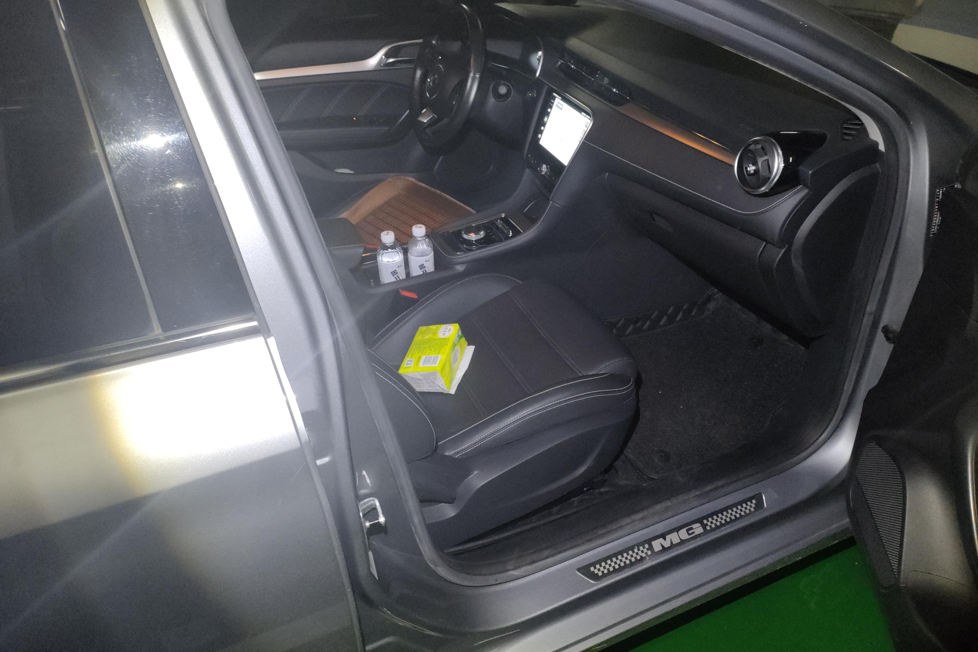 MG 6 New Energy 2019 car image #7