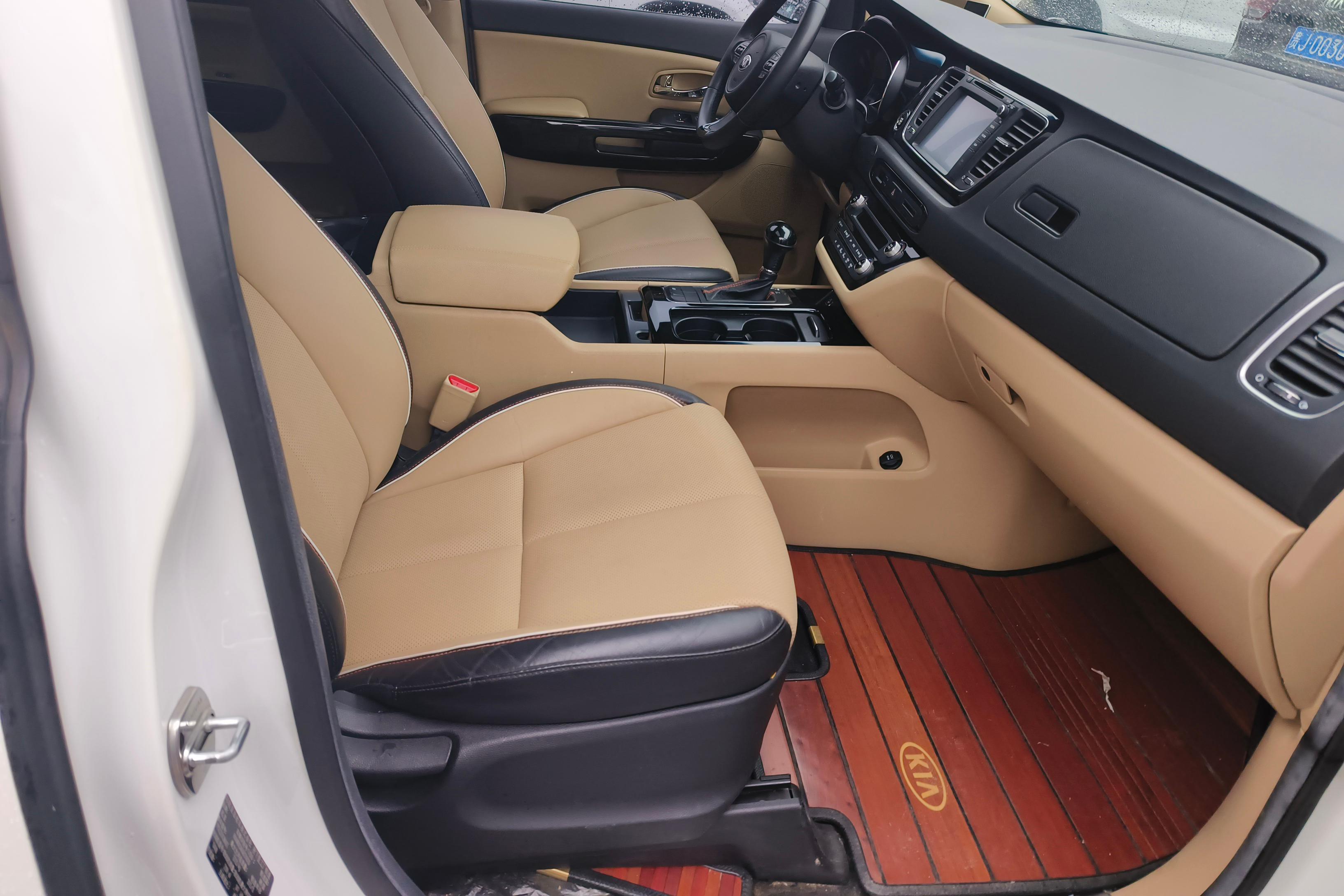 Kia Carnival 2016 immagine di auto #7