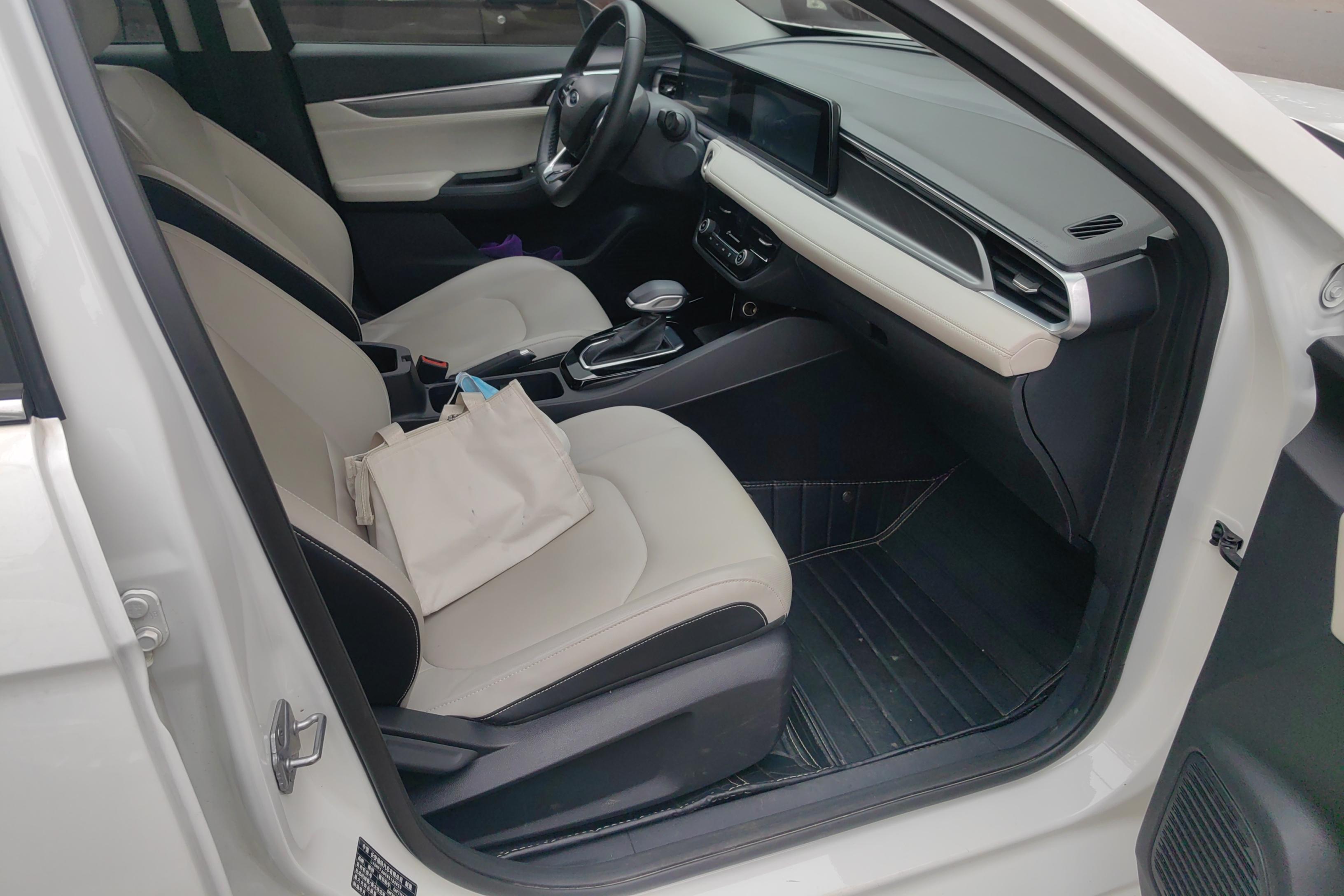 Ford Escort 2021 car image #7