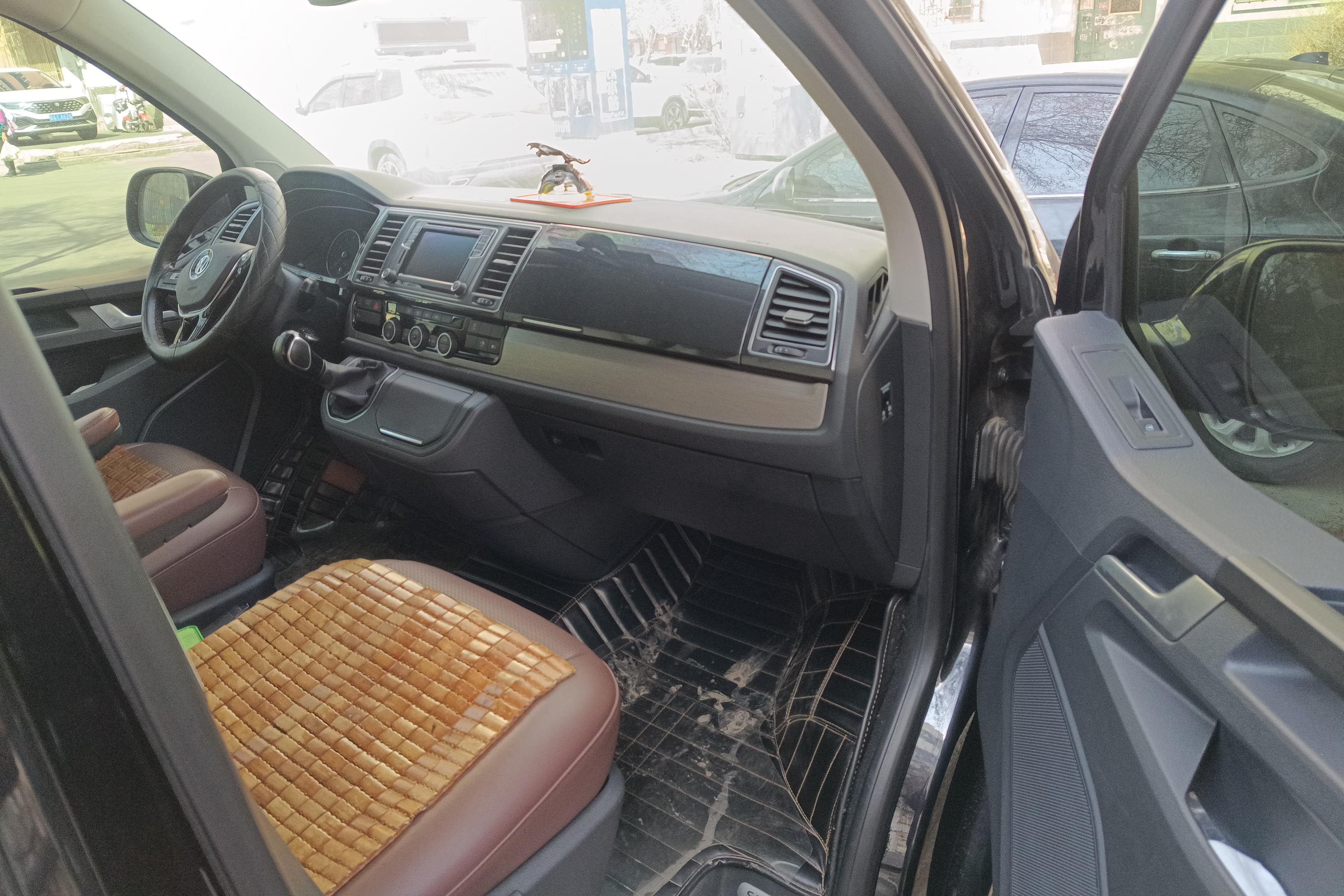 Volkswagen Caravelle 2016 immagine di auto #7