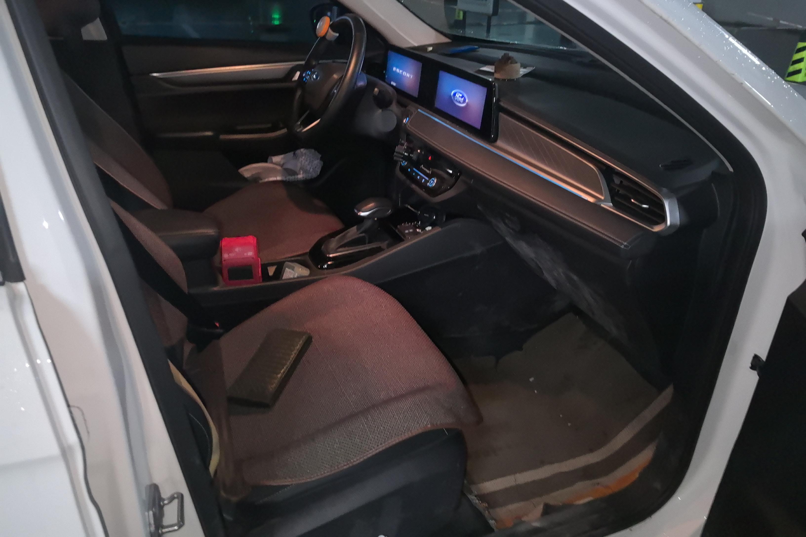 Ford Escort 2022 car image #7