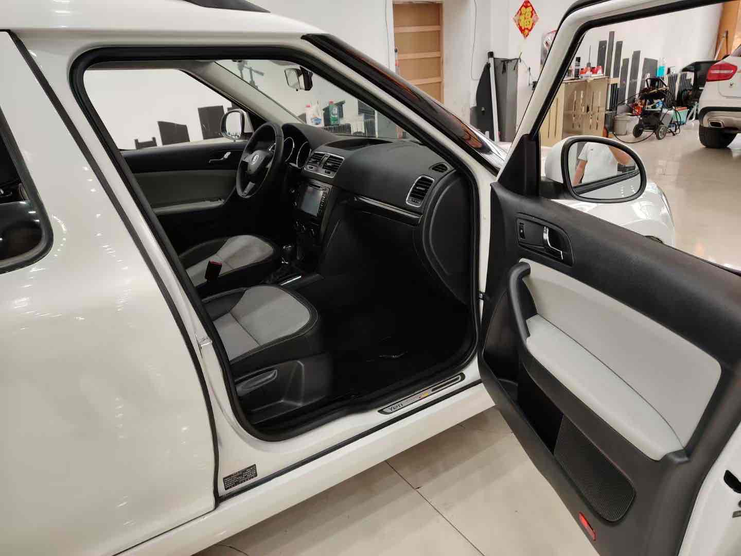 Skoda Yeti 2015 car image #7