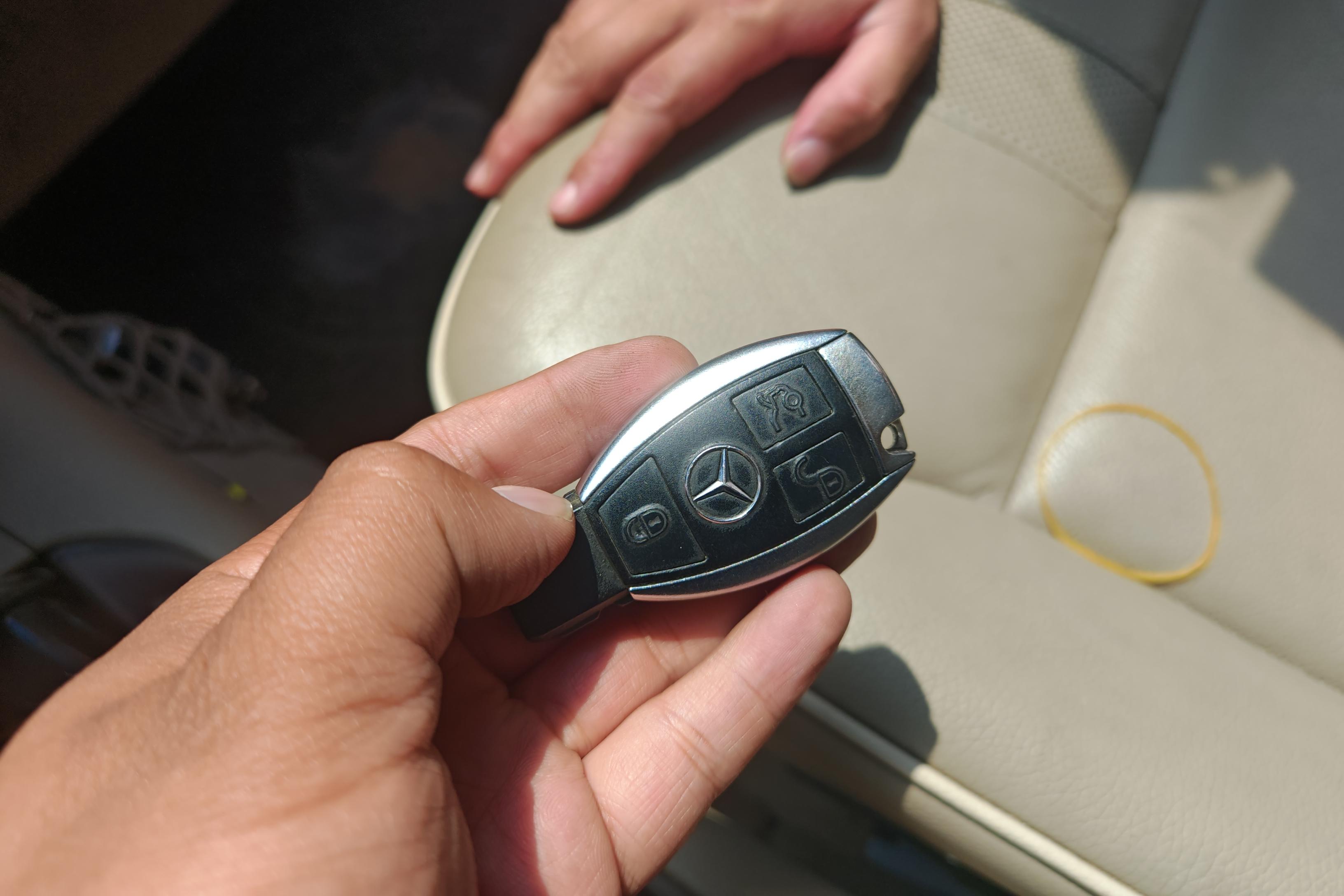 Mercedes-Benz R Class 2012 #7 Mercedes-Benz R Class 2012 car image #7