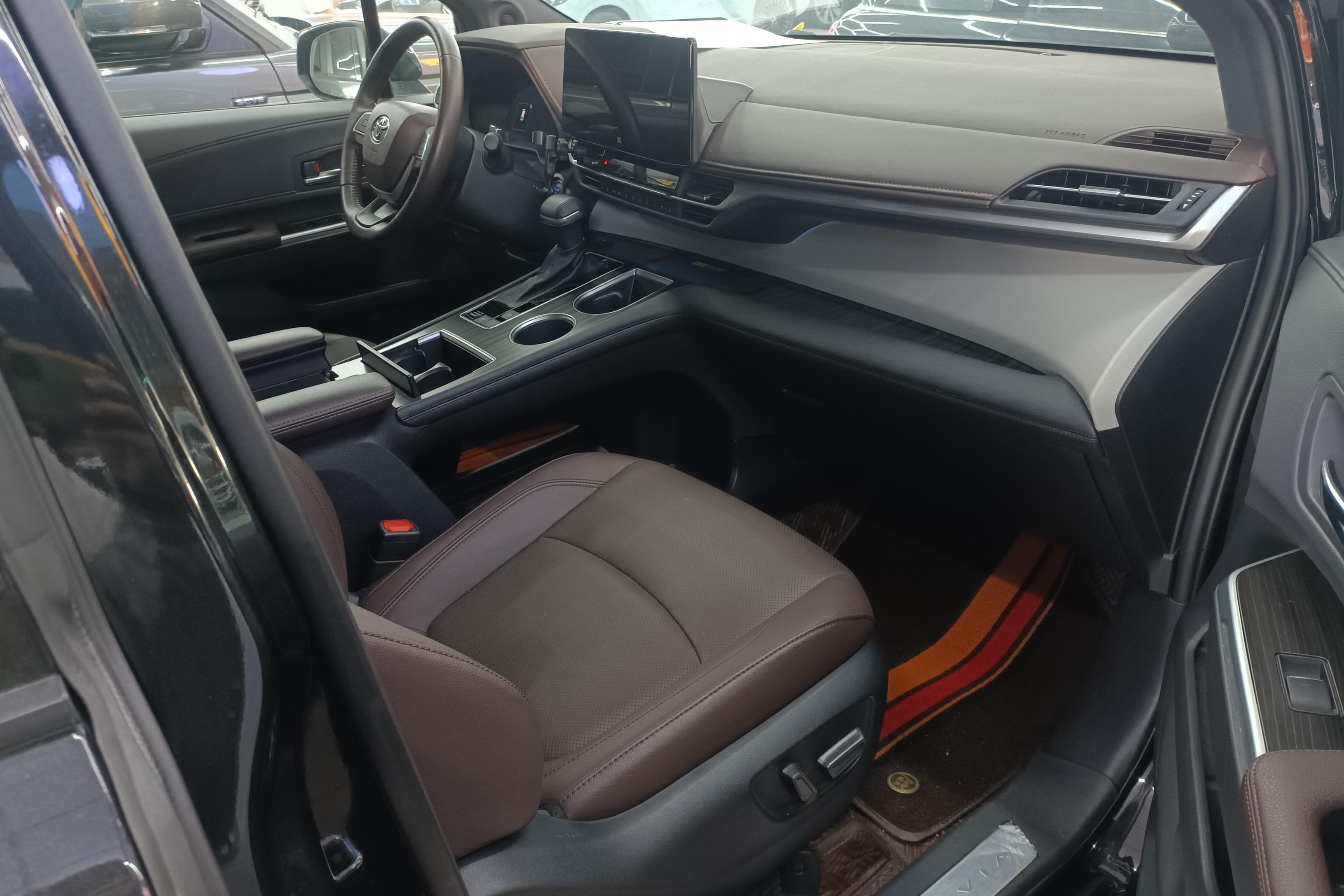 Toyota Granvia 2022 immagine di auto #7