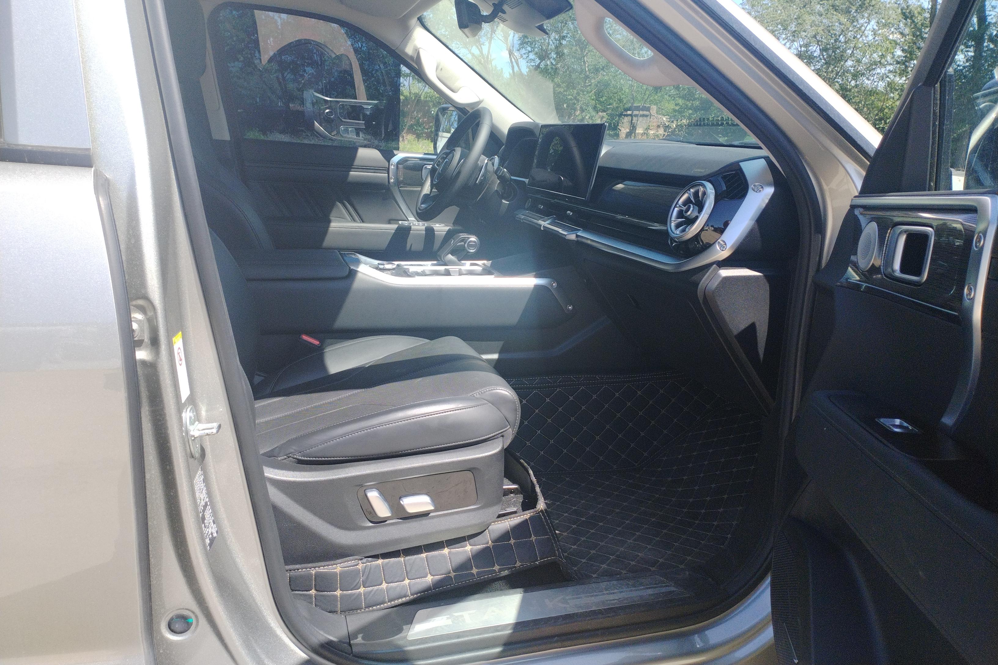 Tank 400 2023 car image #7