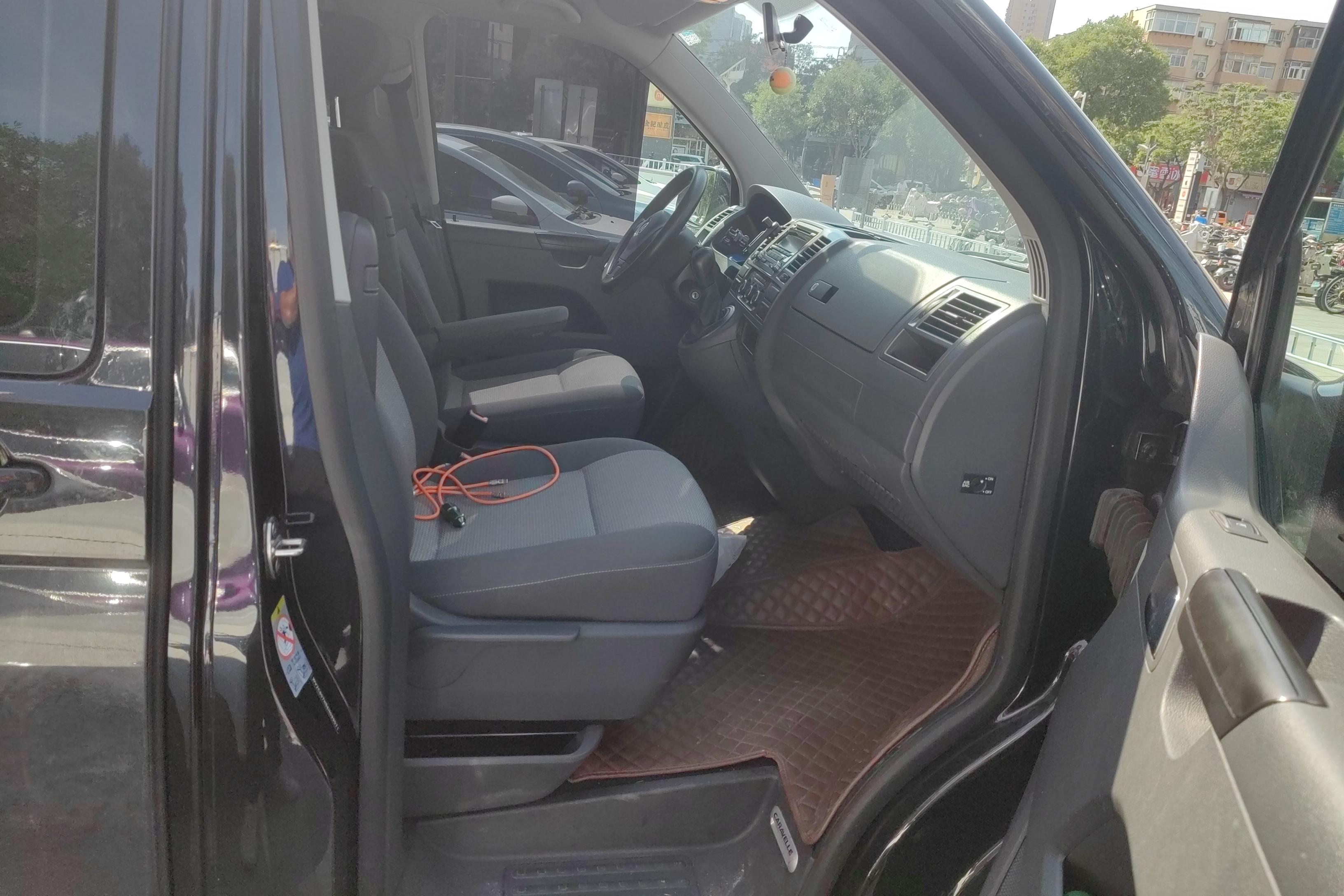 Volkswagen Caravelle 2016 car image #7