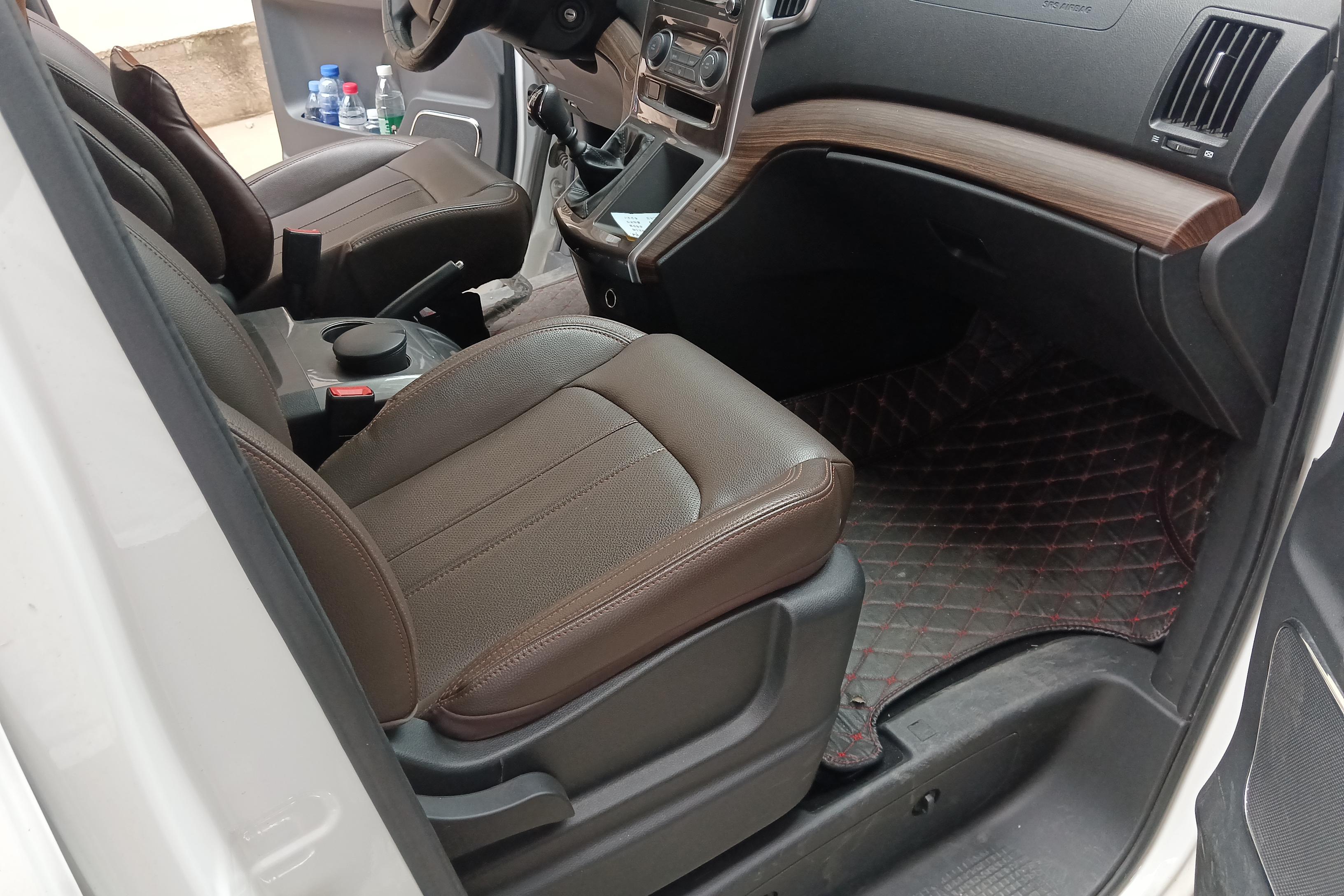 Forthing Lingzhi PLUS 2021 #7 Forthing Lingzhi PLUS 2021 car image #7