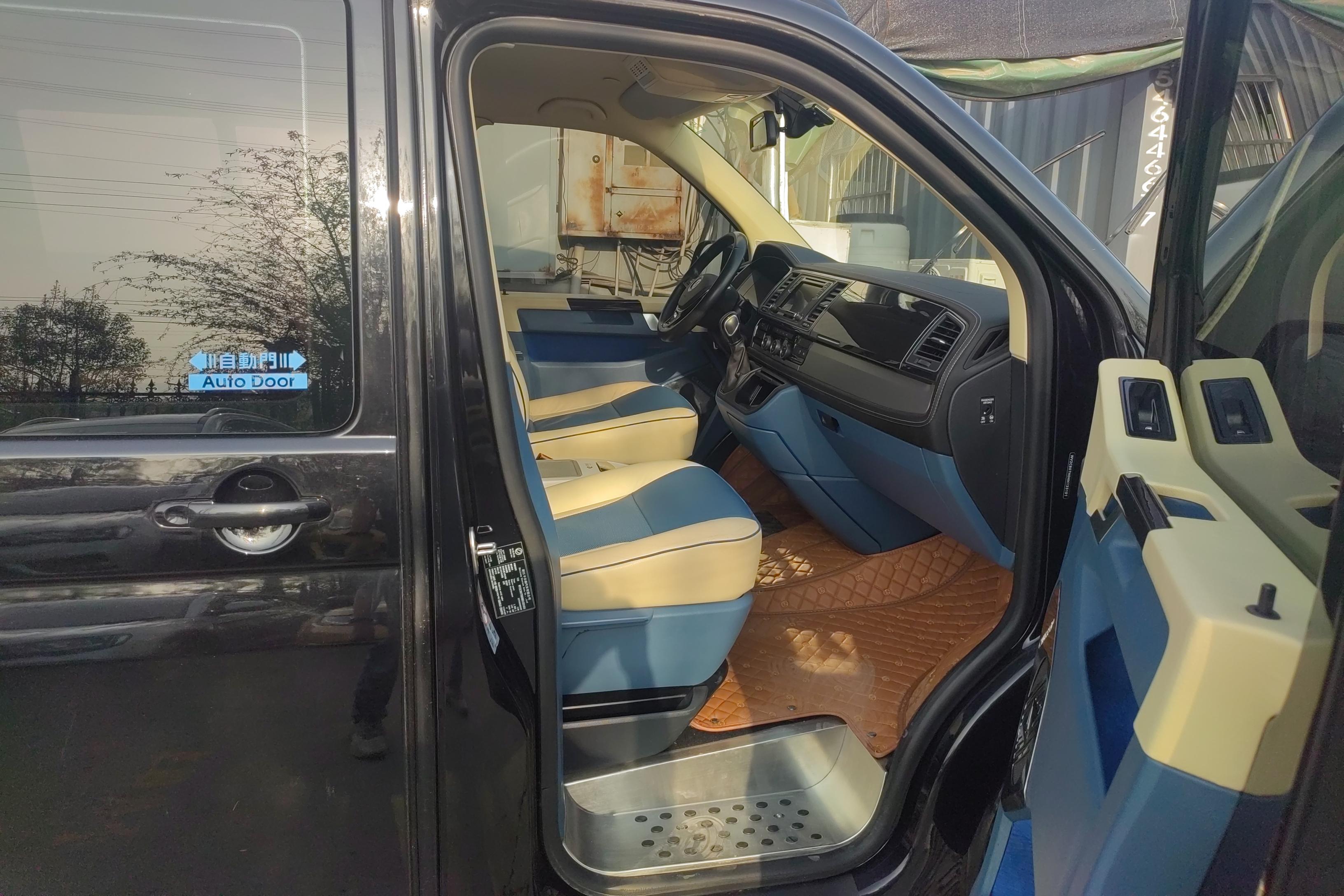 Volkswagen Caravelle 2017 car image #7