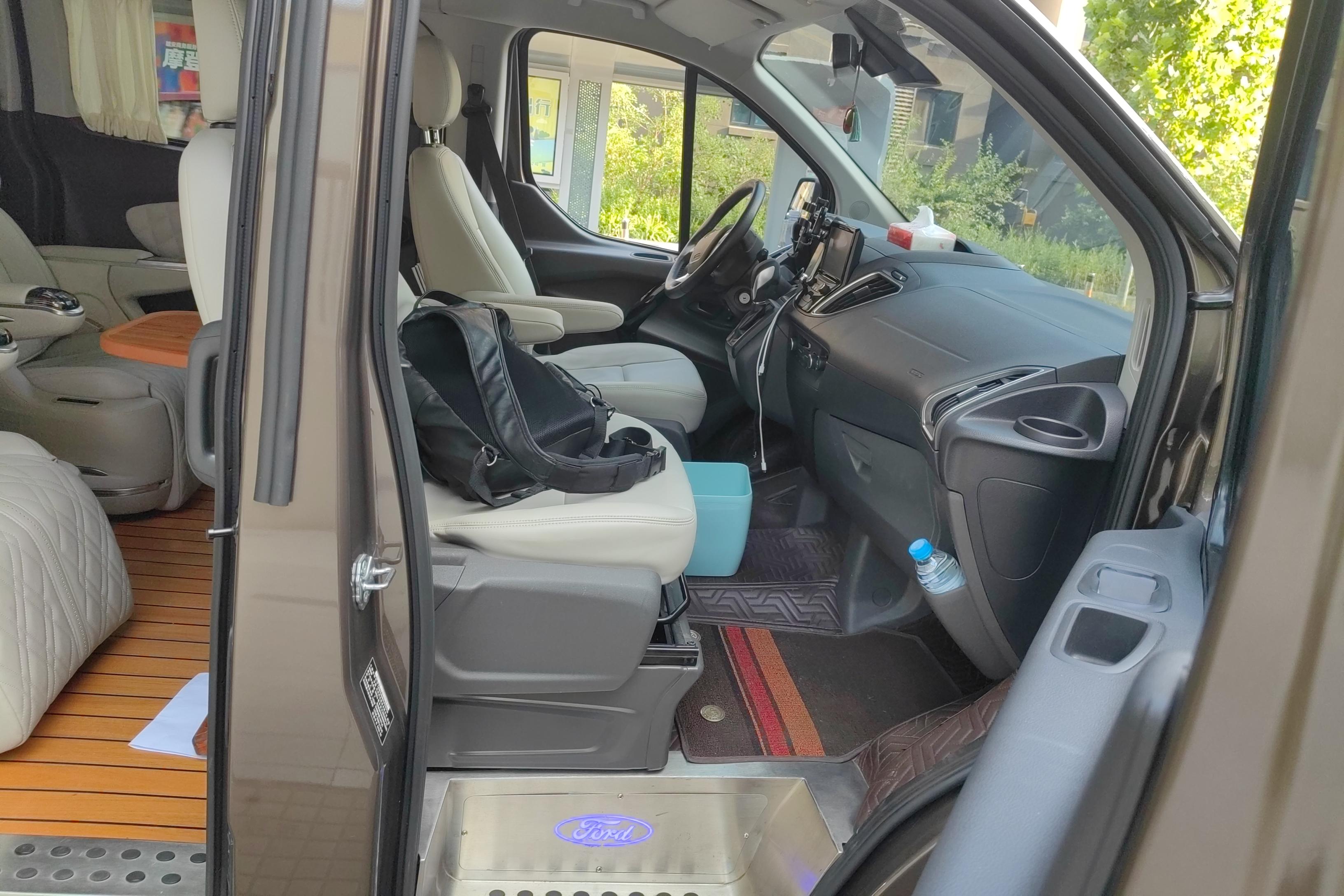 Ford Tourneo 2021 car image #7