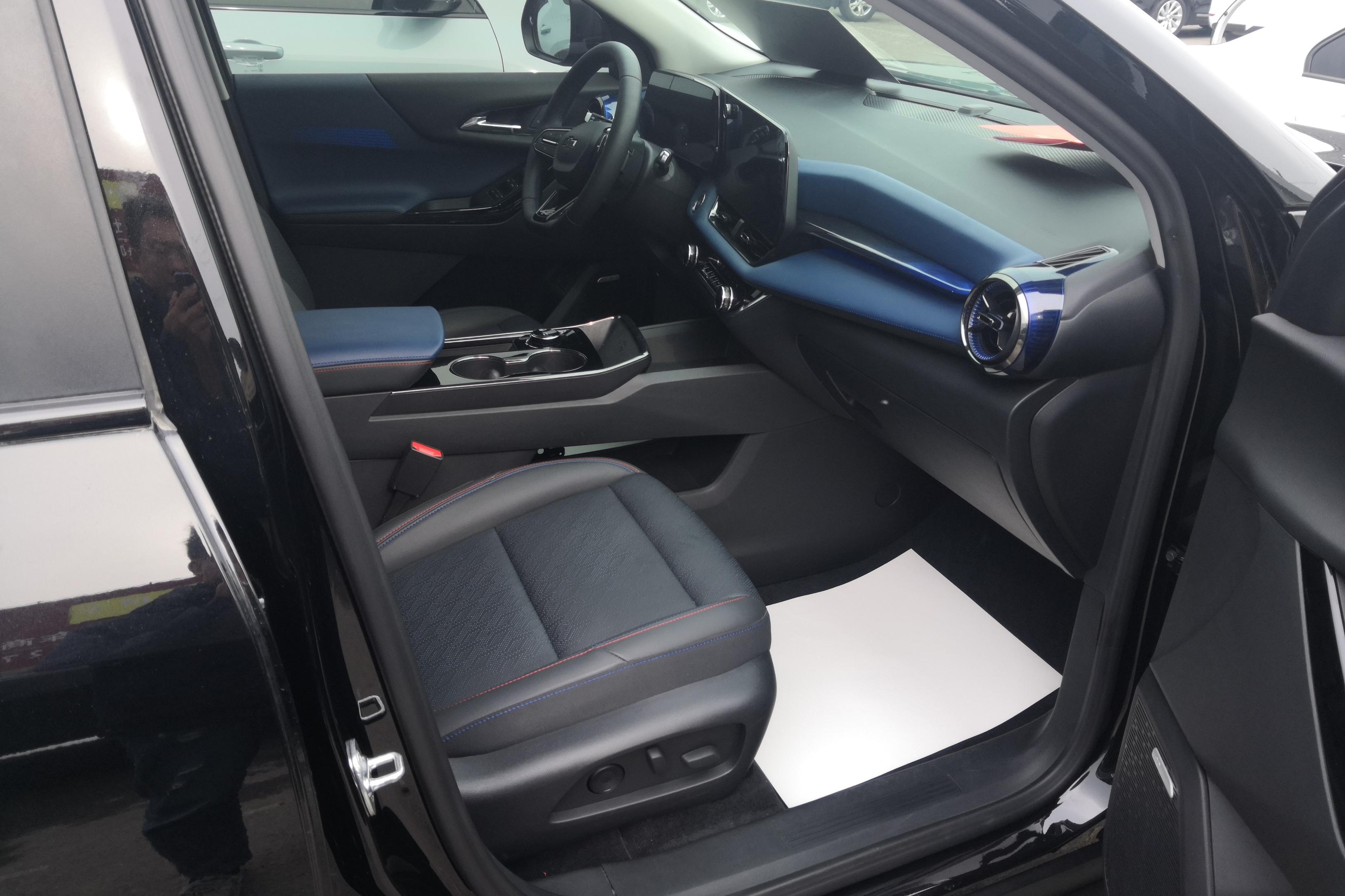 Chevrolet Equinox Plus 2024 car image #7