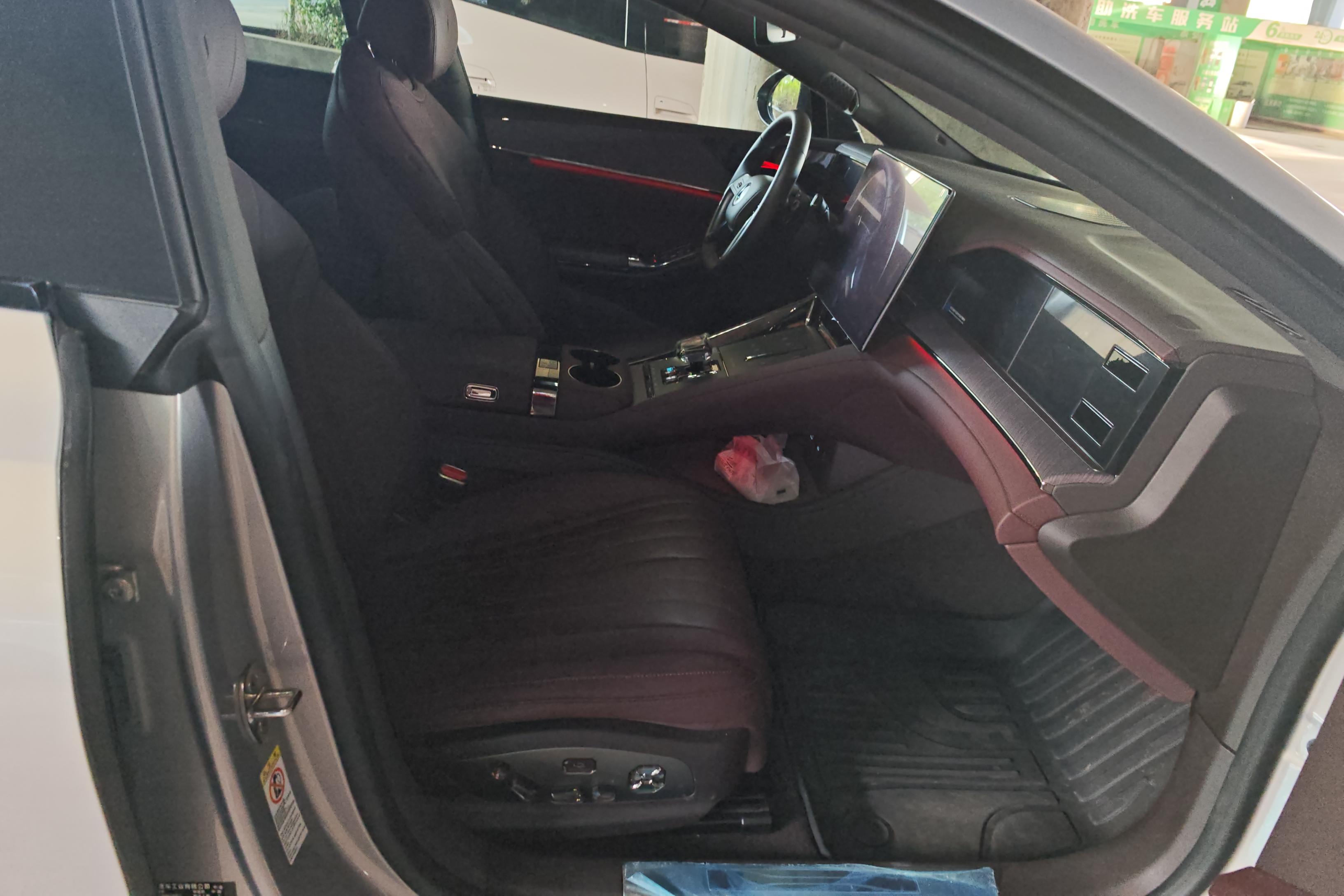 Denza Z9GT 2024 #7 Denza Z9GT 2024 car image #7