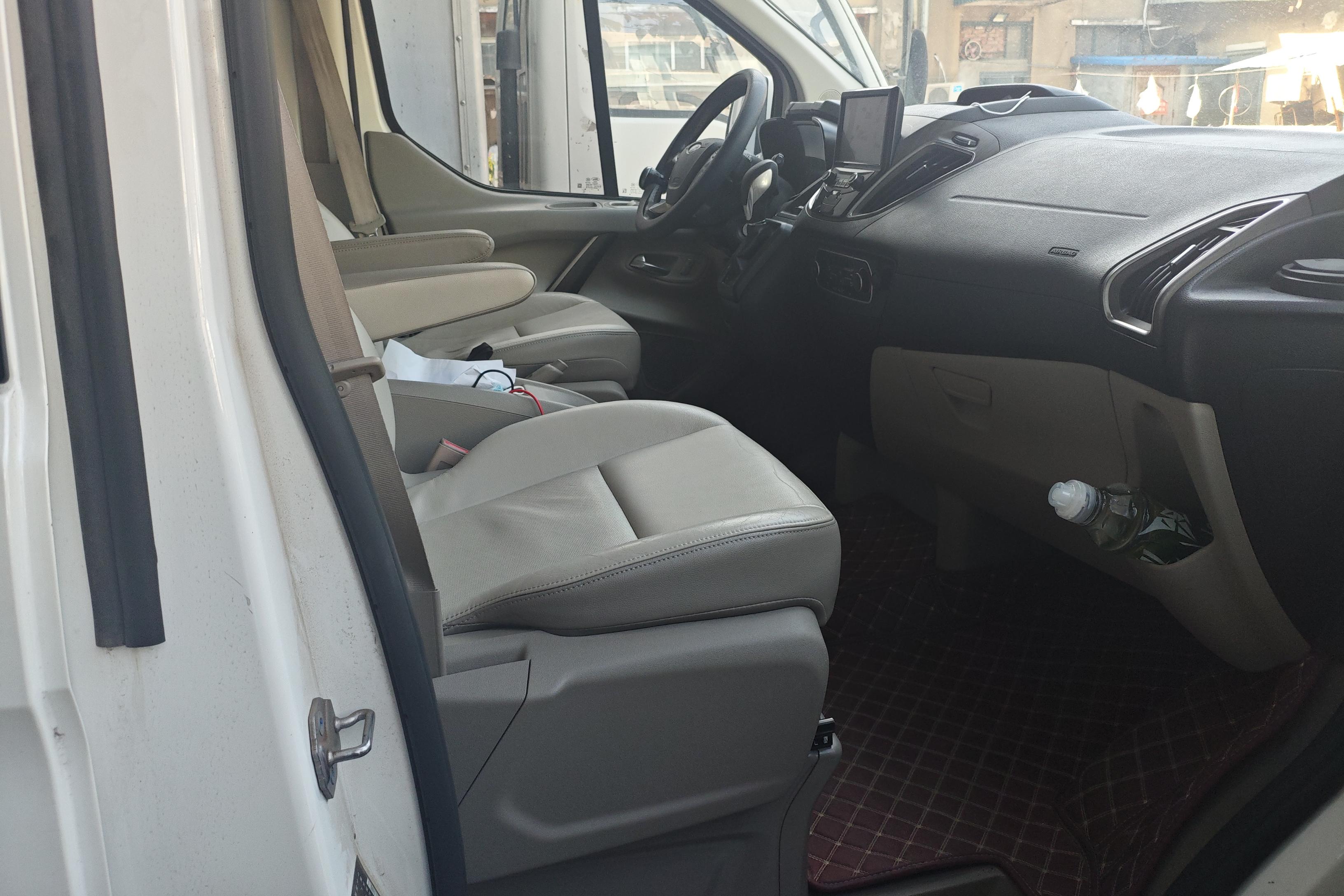 Ford Tourneo 2017 #7 Ford Tourneo 2017 car image #7