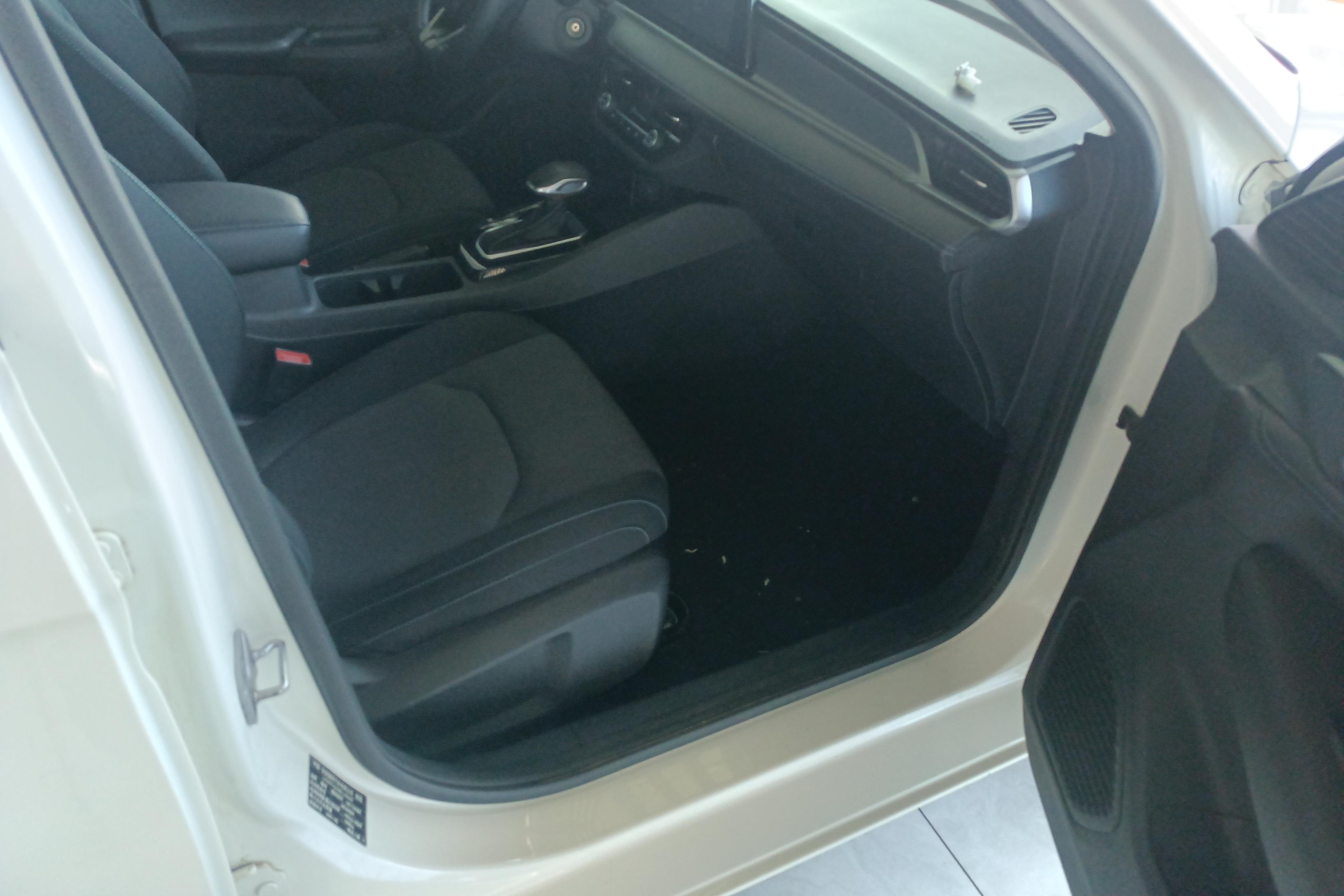 Ford Escort 2021 car image #7