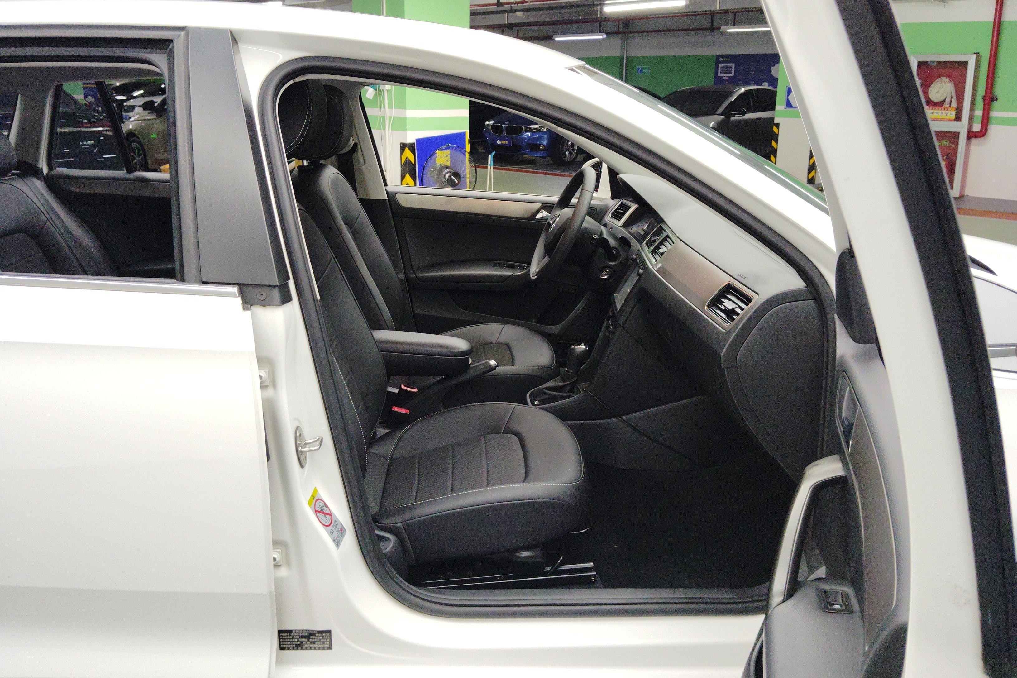 Skoda Rapid Spaceback 2016 car image #7