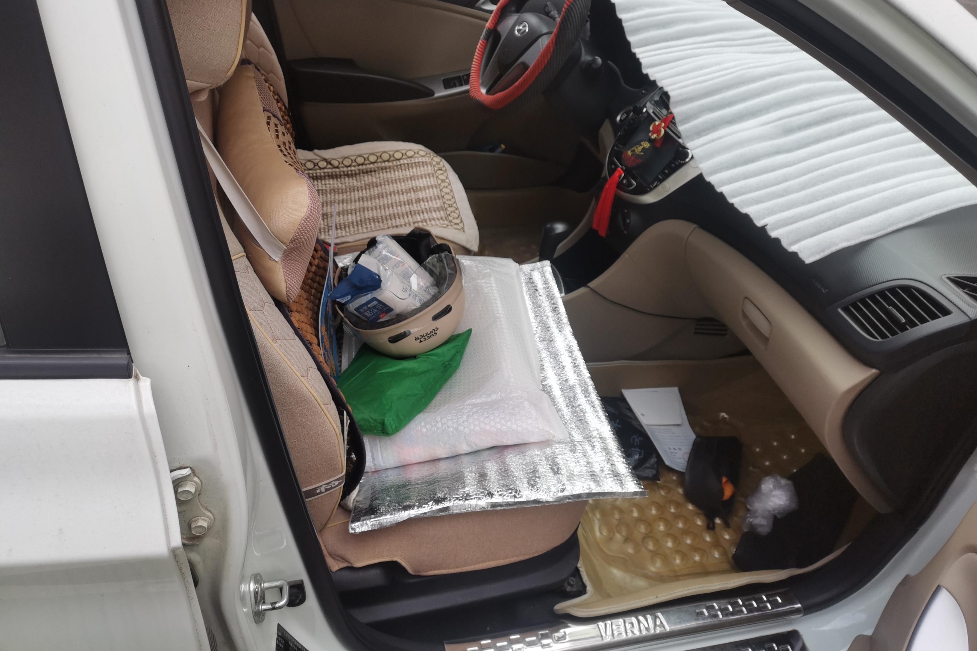 Hyundai Reina 2015 car image #7