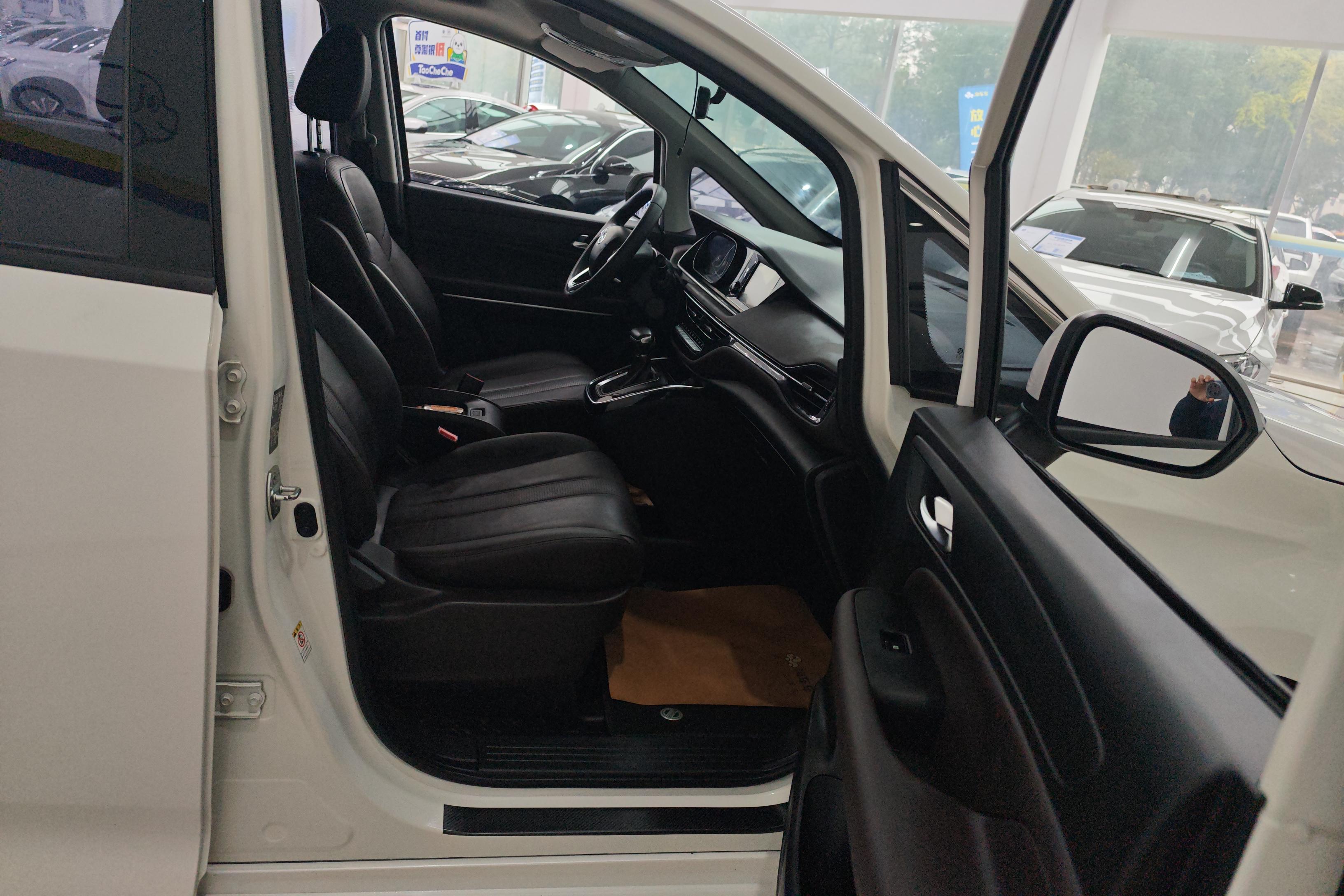 GAC Trumpchi M6 2019 car image #7