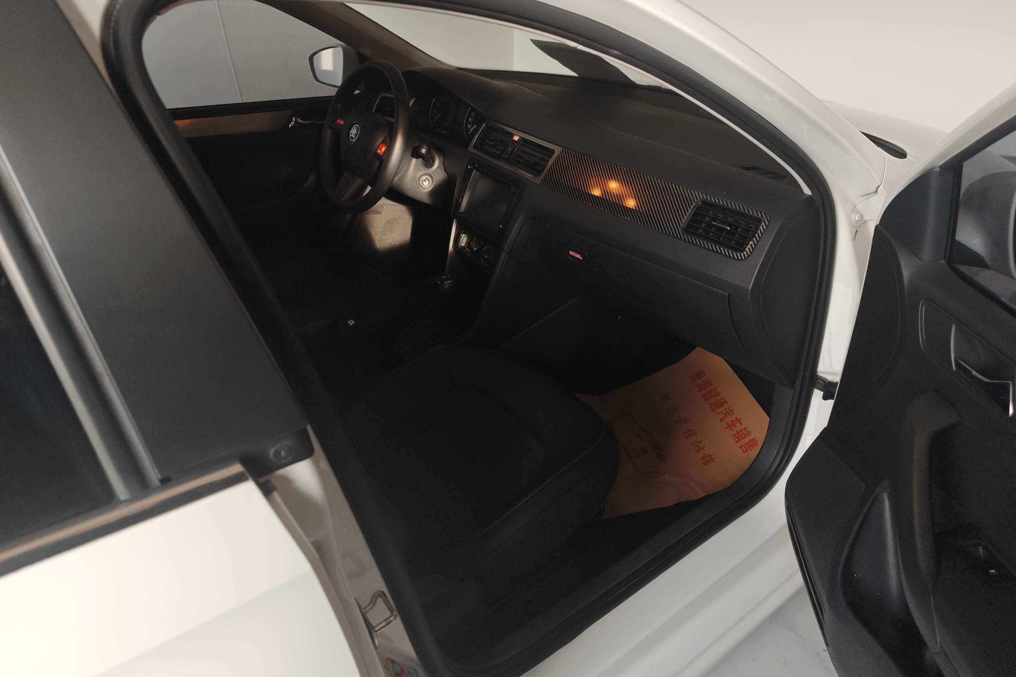 Skoda Rapid Spaceback 2017 car image #7