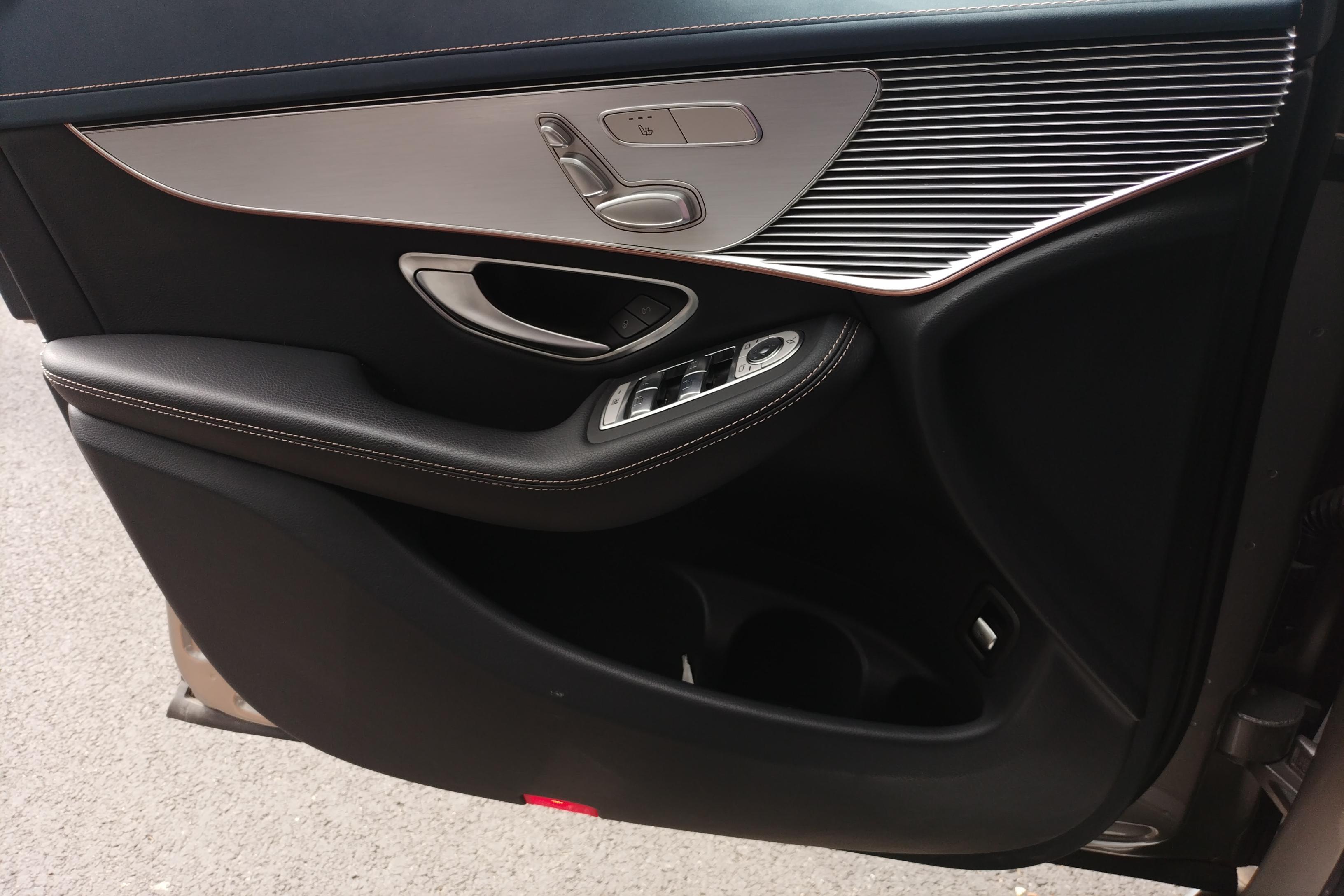 Mercedes-Benz EQC Class 2021 car image #7