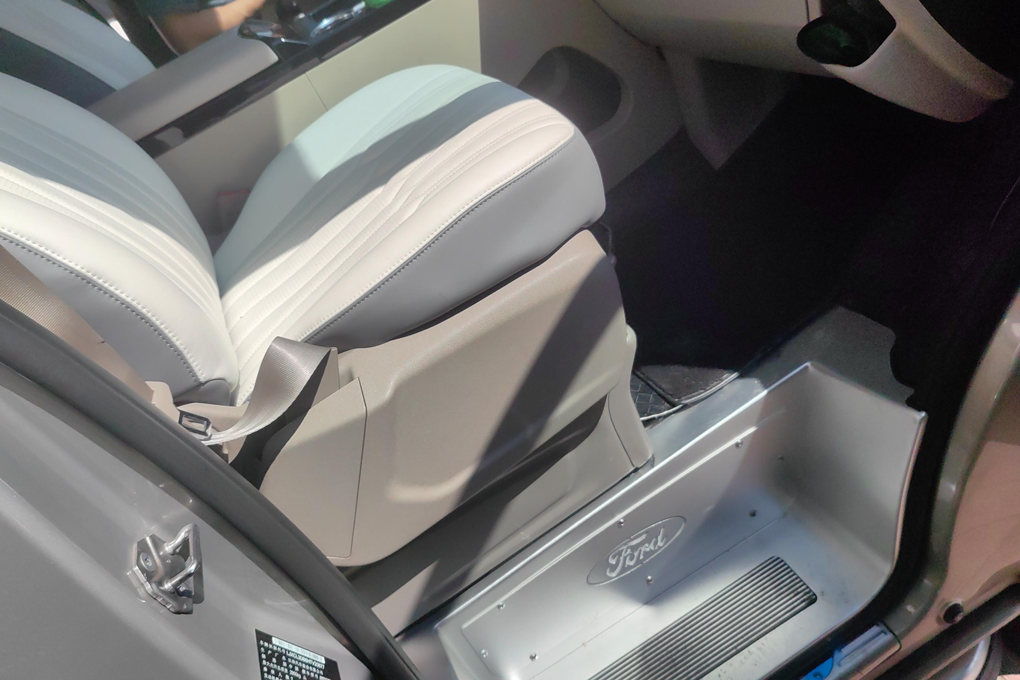 Ford Tourneo 2017 immagine di auto #7