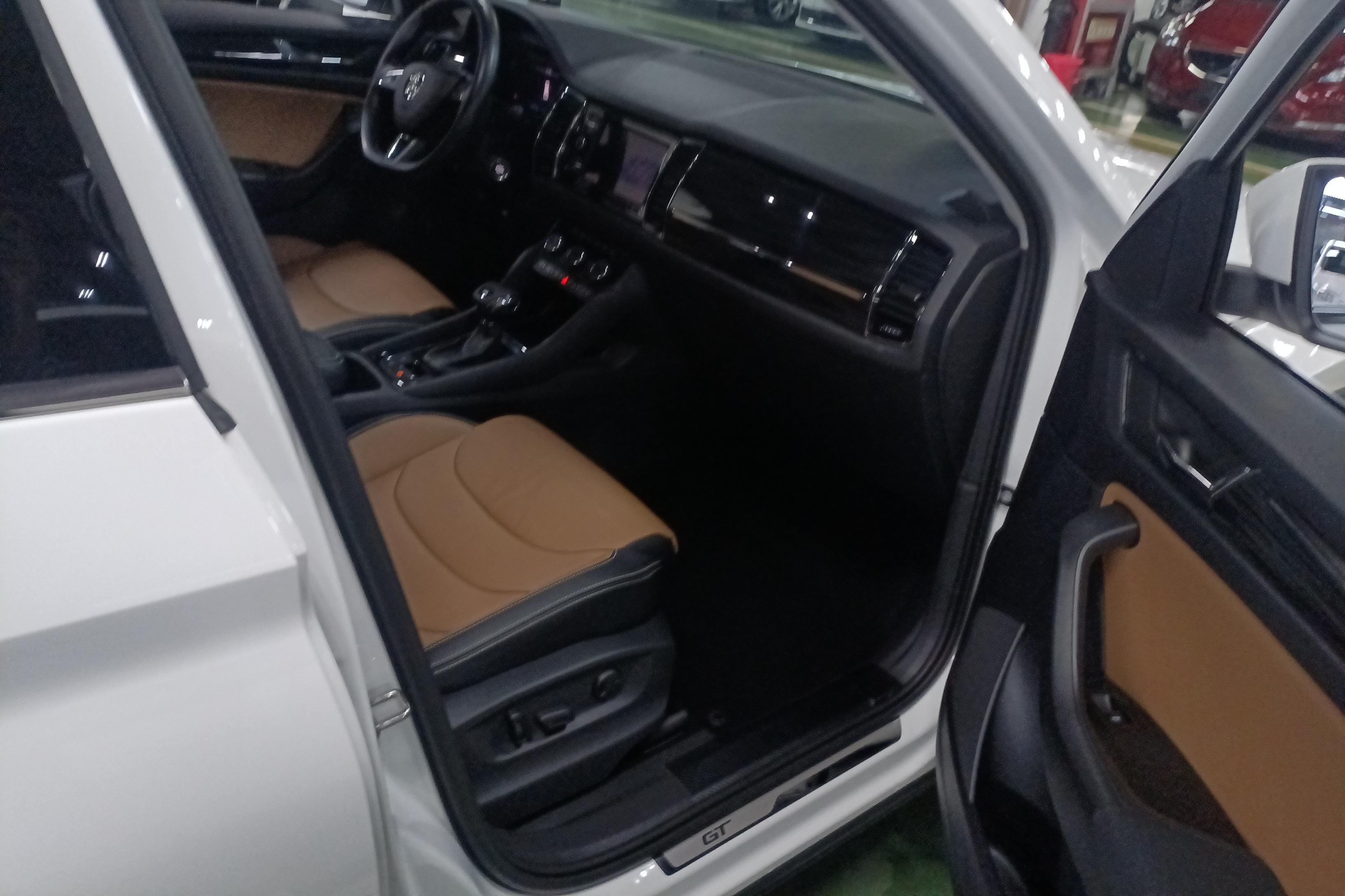 Skoda Kodiaq GT 2019 изображение автомобиля #7