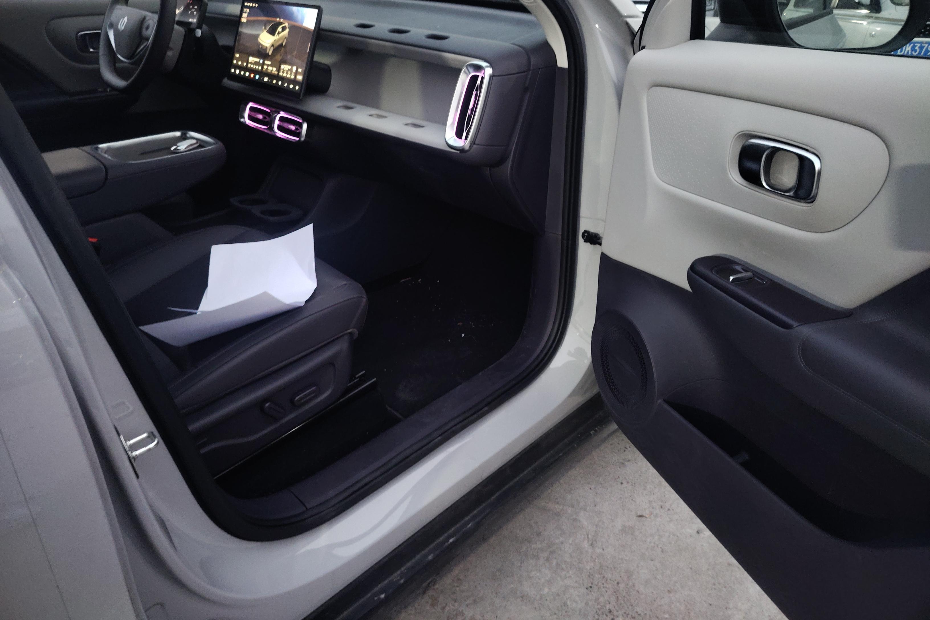 零跑汽车 零跑B10 2025 汽车图片 #7