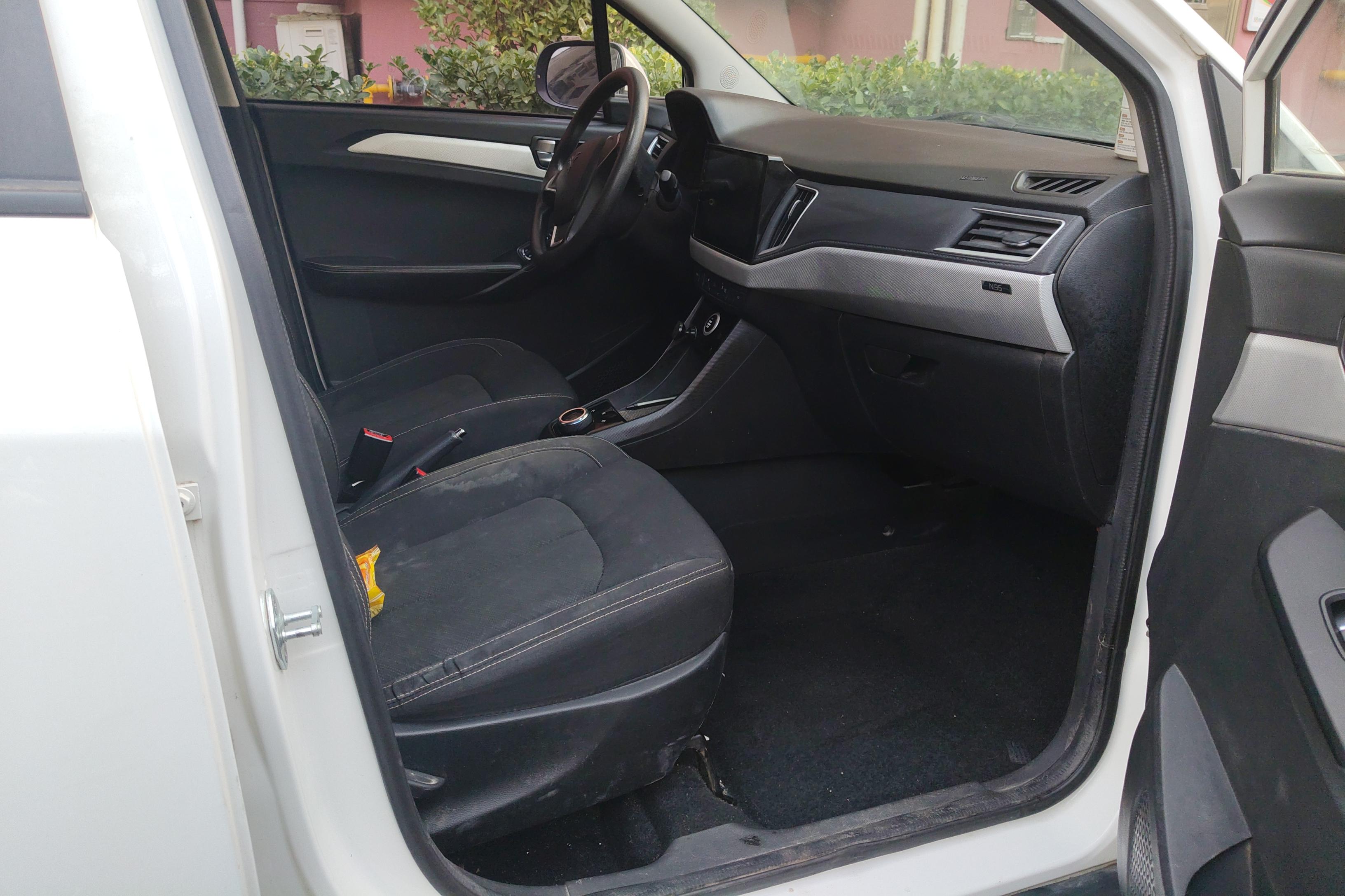 哪吒汽车 哪吒N01 2020 汽车图片 #7