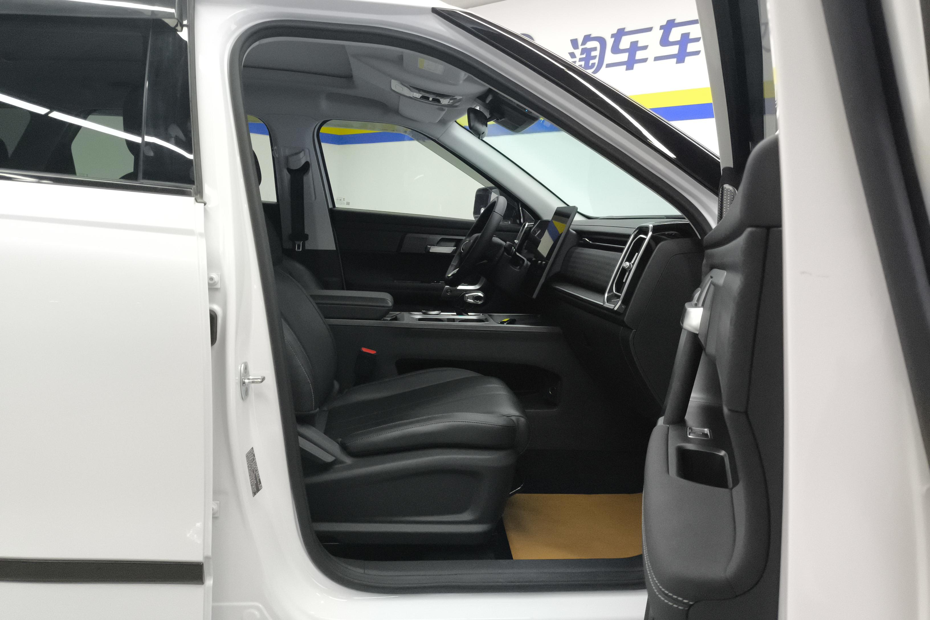 Chery Exploration 06 2024 immagine di auto #7