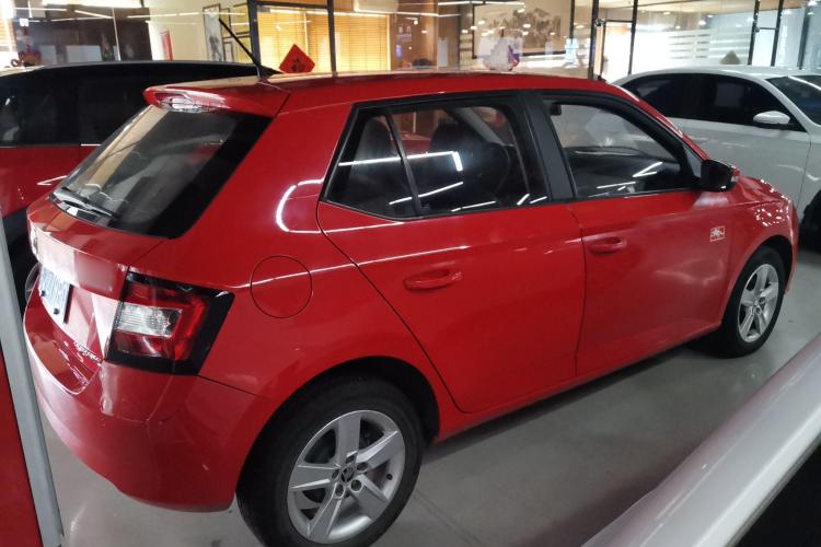 Skoda Fabia 2017 #7 Skoda Fabia 2017 car image #7