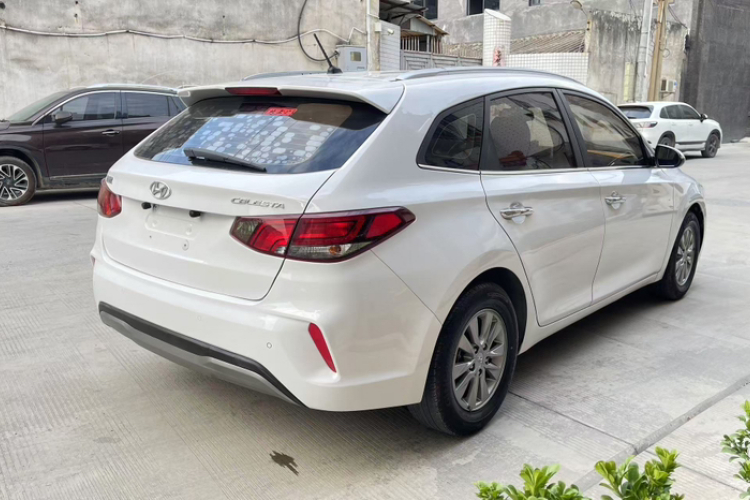 Hyundai Celesta Wagon 2018 #7 Hyundai Celesta Wagon 2018 car image #7