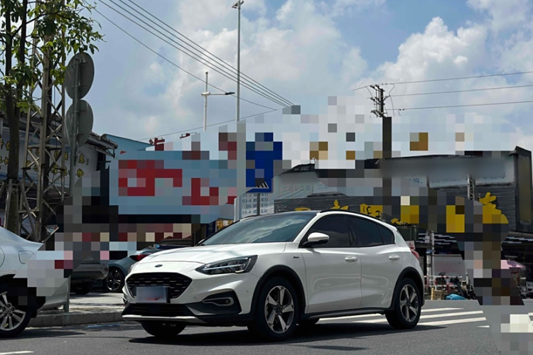 Ford Focus Active 2021 car image #7