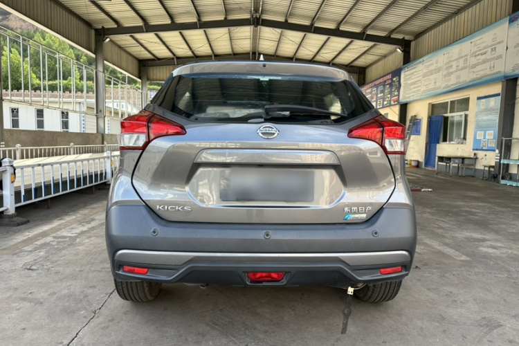 Nissan Kicks 2017 immagine di auto #7