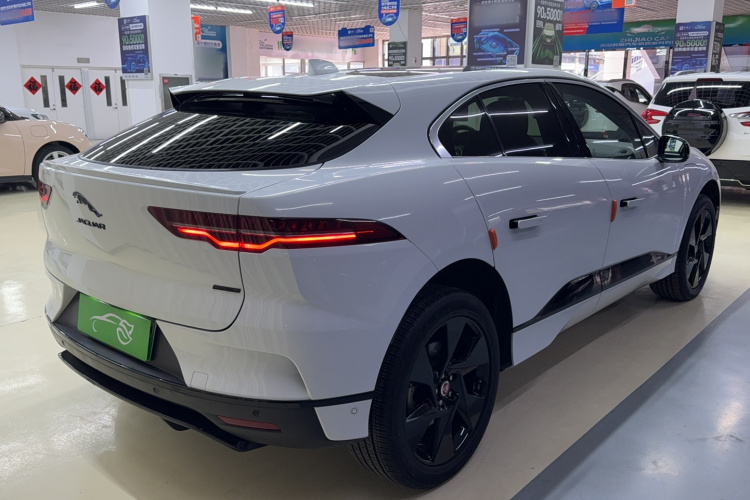 2019 car image #7