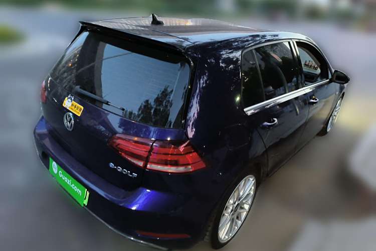 Volkswagen Golf Pure Electric 2020 car image #7