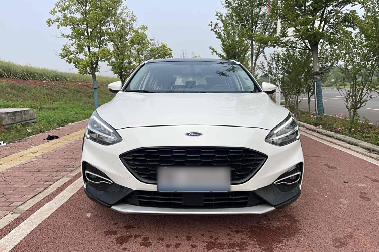 Ford Focus Active 2021 car image #7