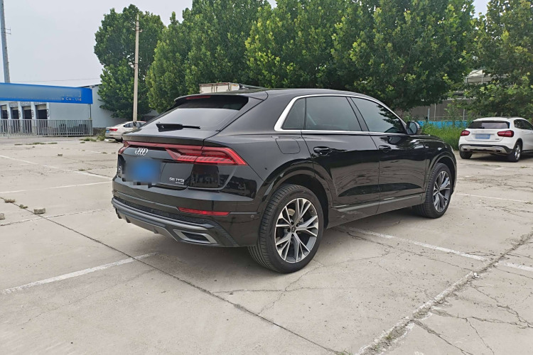 Audi Q8 2022 image de voiture #7