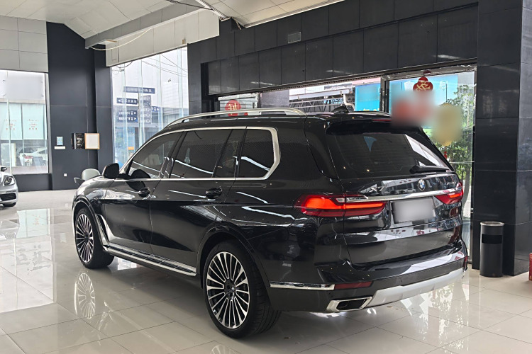 BMW X7 M60i 2022 #7 BMW X7 M60i 2022 car image #7