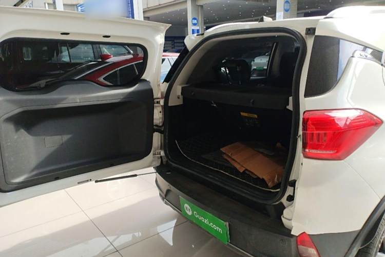 BYD Yuan New Energy 2021 car image #7