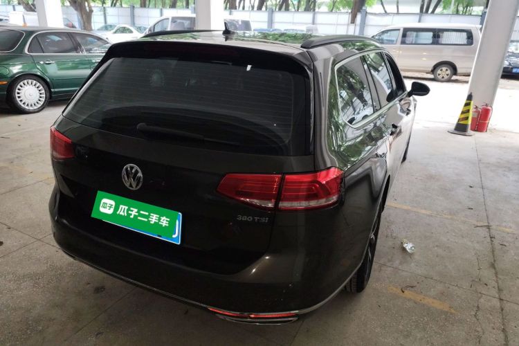 Volkswagen Passat Variant 2018 immagine di auto #7