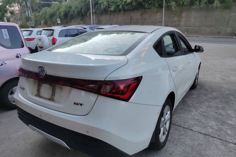MG GT 2016 car image #7