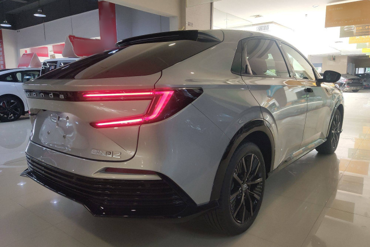 Honda e:NP2 car image #7