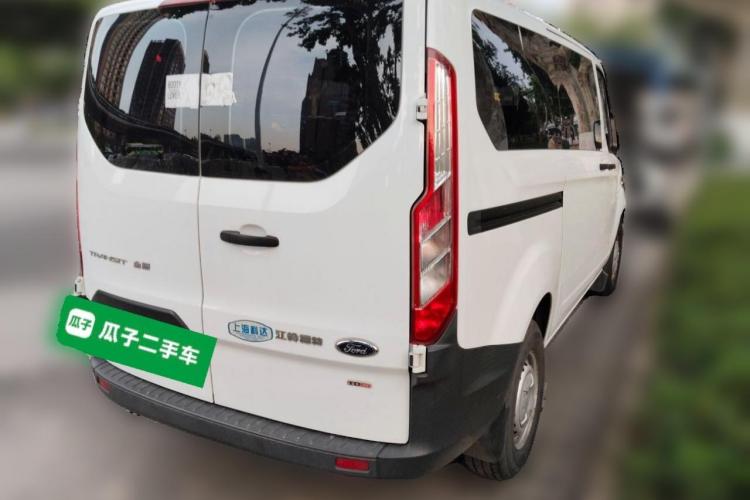Ford Transit 2022 car image #7