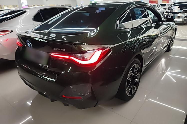 BMW i4 M50 2024 #7 BMW i4 M50 2024 car image #7