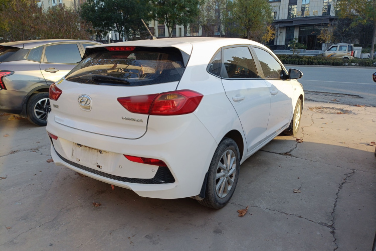 Hyundai Verna RV 2017 car image #7