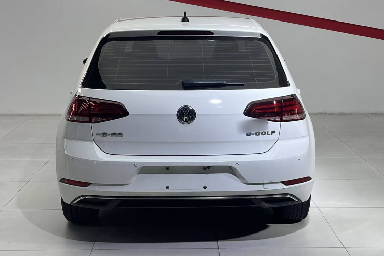 Volkswagen Golf Pure Electric 2020 car image #7