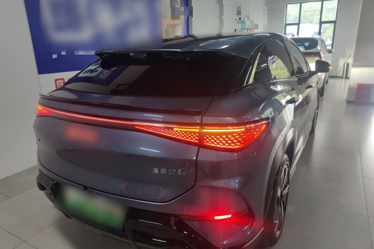 BYD Sea Lion 07 EV 2024 car image #7