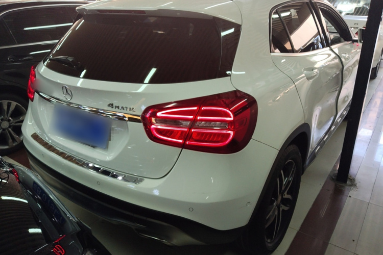 Mercedes-Benz GLA Class 2015 car image #7